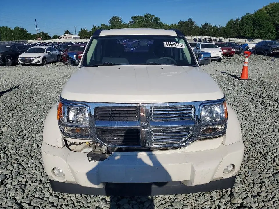 2010 DODGE NITRO SE  