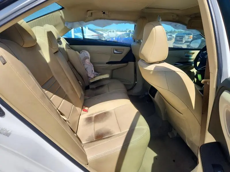 2016 TOYOTA CAMRY XLE  
