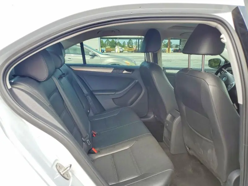 2017 VOLKSWAGEN JETTA SE  
