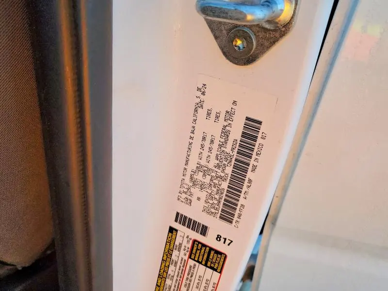 2024 TOYOTA TACOMA SR5  