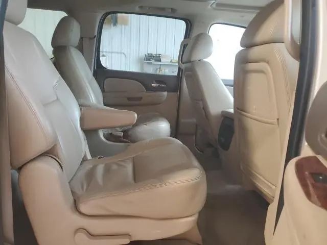 2011 CHEVROLET SUBURBAN C1500 LTZ  
