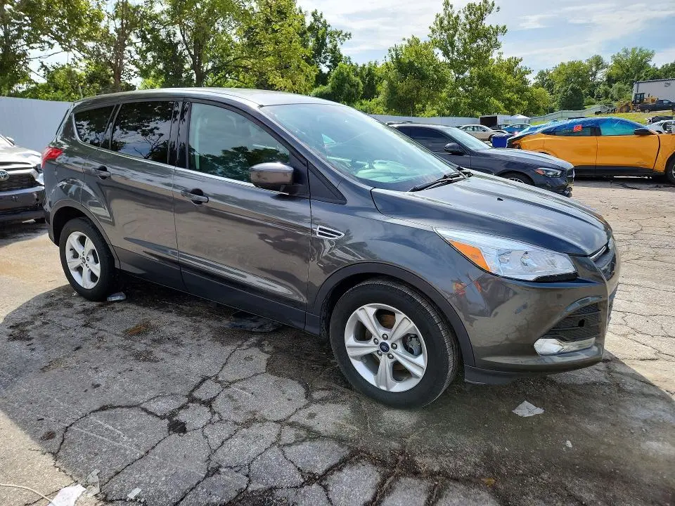 2015 FORD ESCAPE SE  