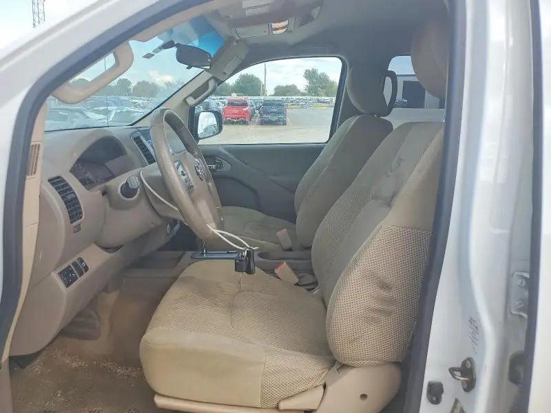 2016 NISSAN FRONTIER SV  