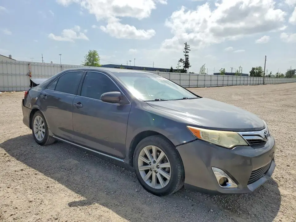 2012 TOYOTA CAMRY XLE  