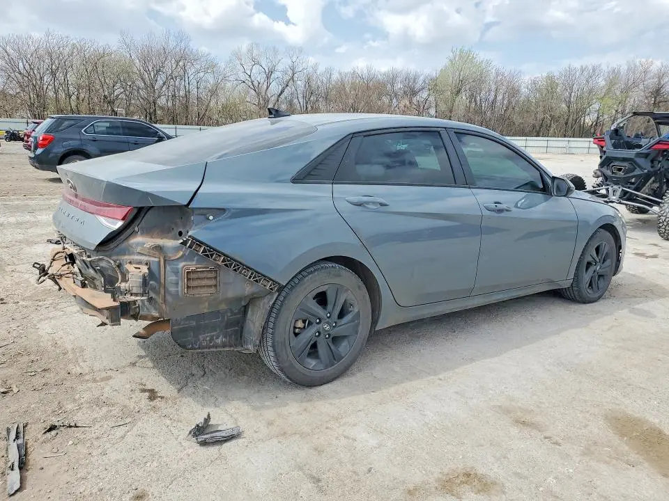 2022 HYUNDAI ELANTRA SEL  