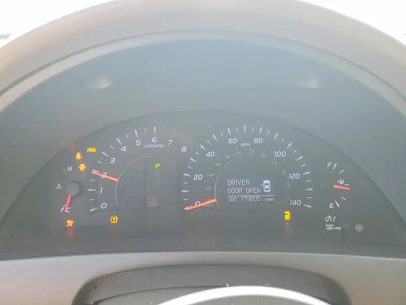 2010 TOYOTA CAMRY XLE  