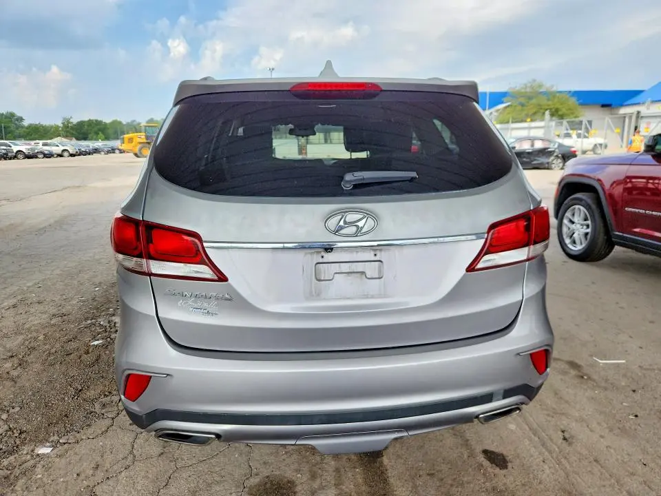2017 HYUNDAI SANTA FE SE  