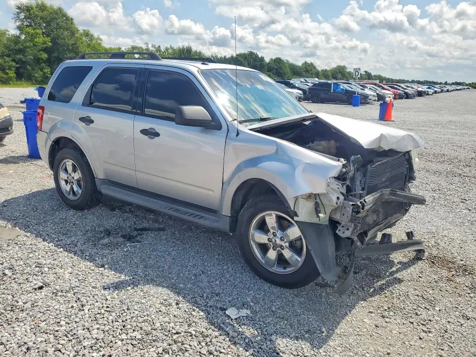 2011 FORD ESCAPE XLT  