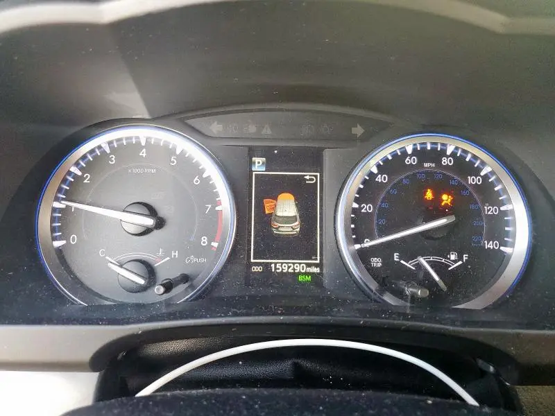 2019 TOYOTA HIGHLANDER SE  