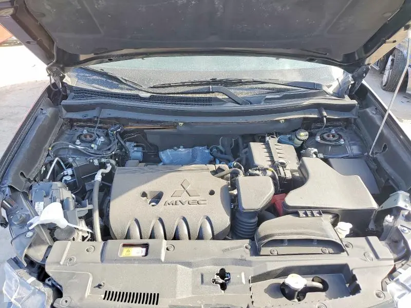 2019 MITSUBISHI OUTLANDER SE  