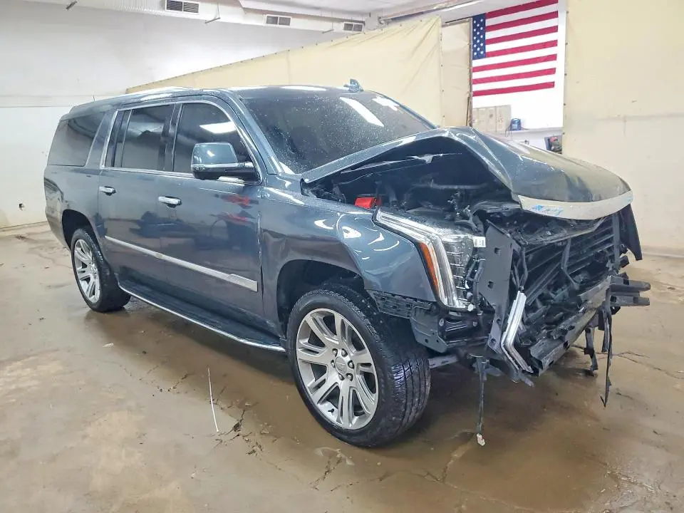 2019 CADILLAC ESCALADE ESV LUXURY  