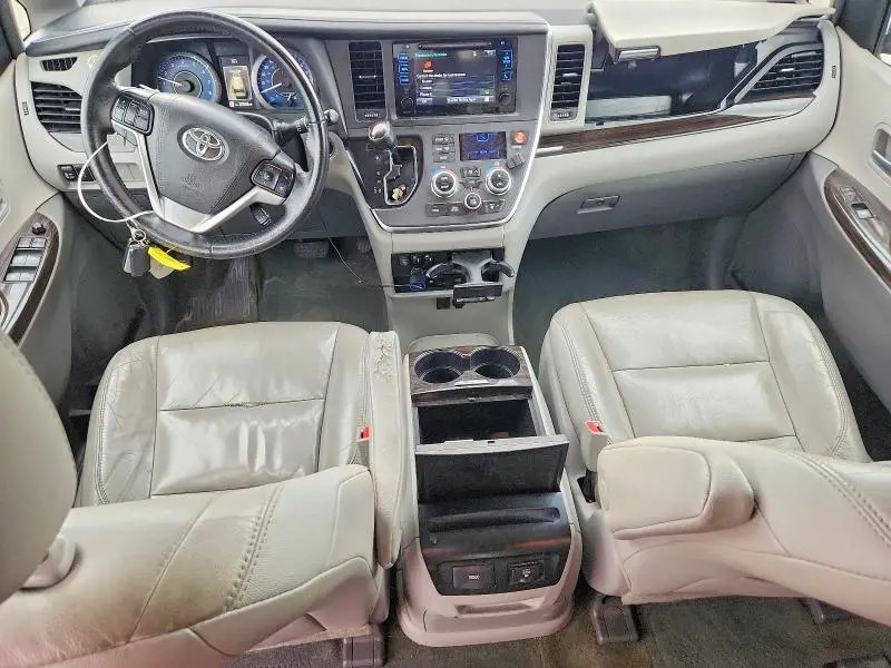 2017 TOYOTA SIENNA XLE PREMIUM 8-PASSENGER  