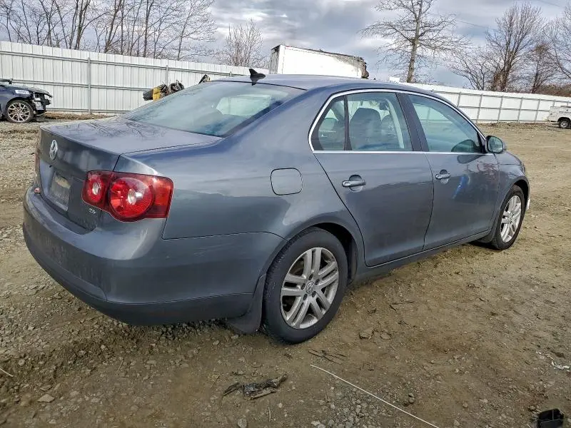 2010 VOLKSWAGEN JETTA SE  