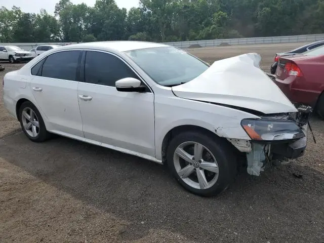 2014 VOLKSWAGEN PASSAT SE  