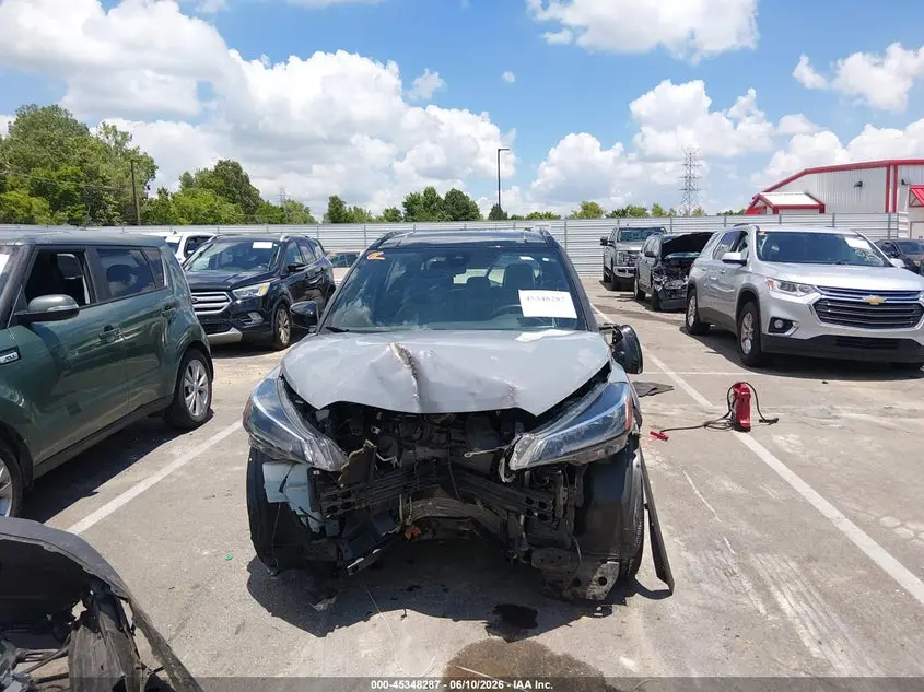 2023 NISSAN KICKS SR XTRONIC CVT