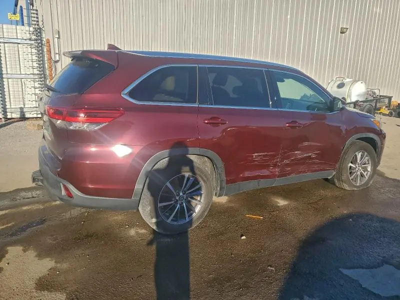 2019 TOYOTA HIGHLANDER SE  