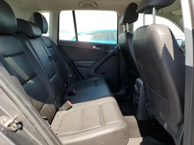2016 VOLKSWAGEN TIGUAN S  