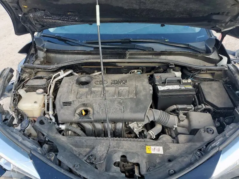 2021 TOYOTA C-HR XLE  