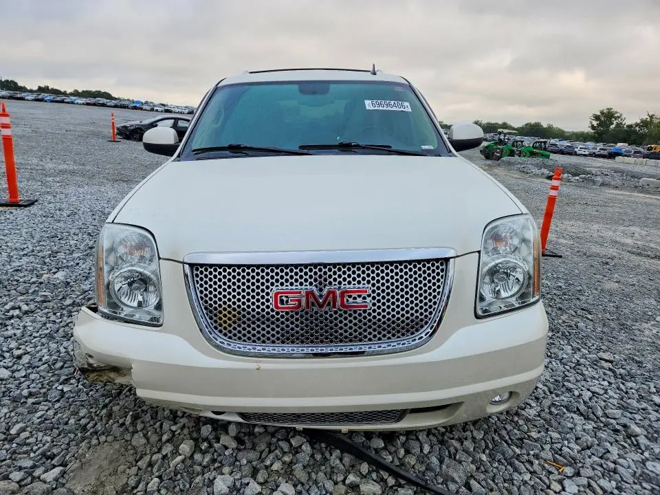 2014 GMC YUKON DENALI  