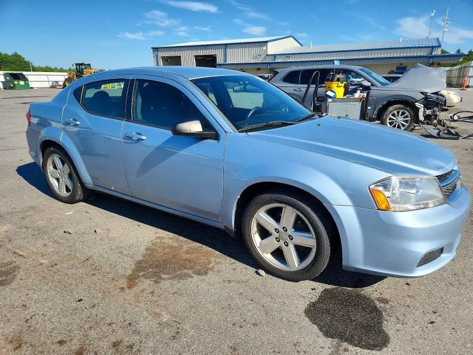 2013 DODGE AVENGER SE  