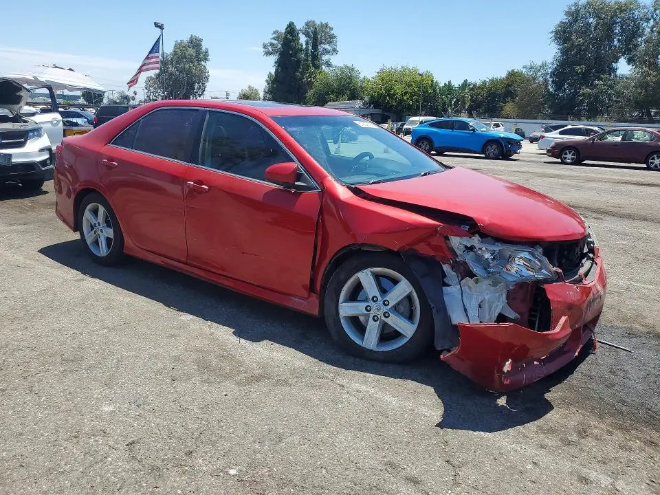 2014 TOYOTA CAMRY SE  