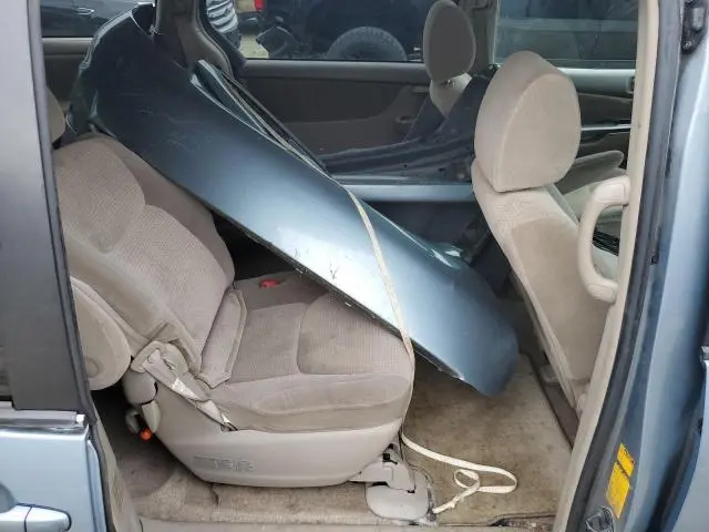 2010 TOYOTA SIENNA CE  