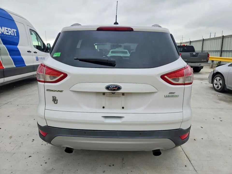 2016 FORD ESCAPE SE  