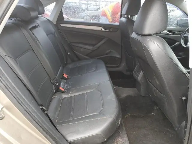 2015 VOLKSWAGEN PASSAT S  