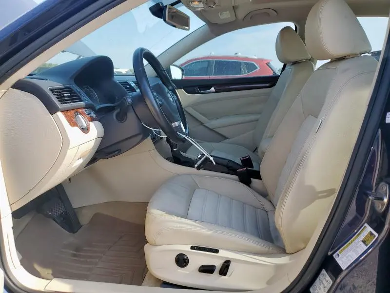 2012 VOLKSWAGEN PASSAT SEL  