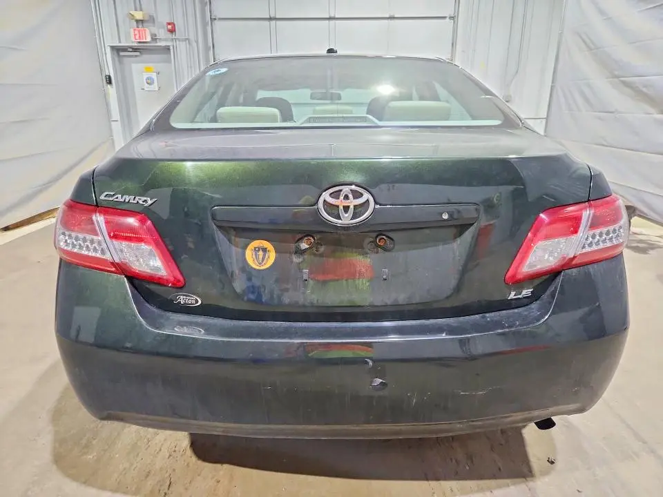 2011 TOYOTA CAMRY LE  