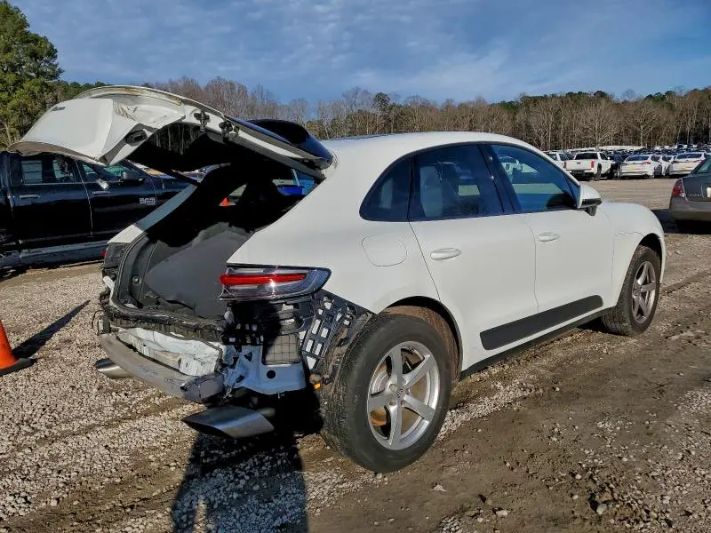 2021 PORSCHE MACAN   