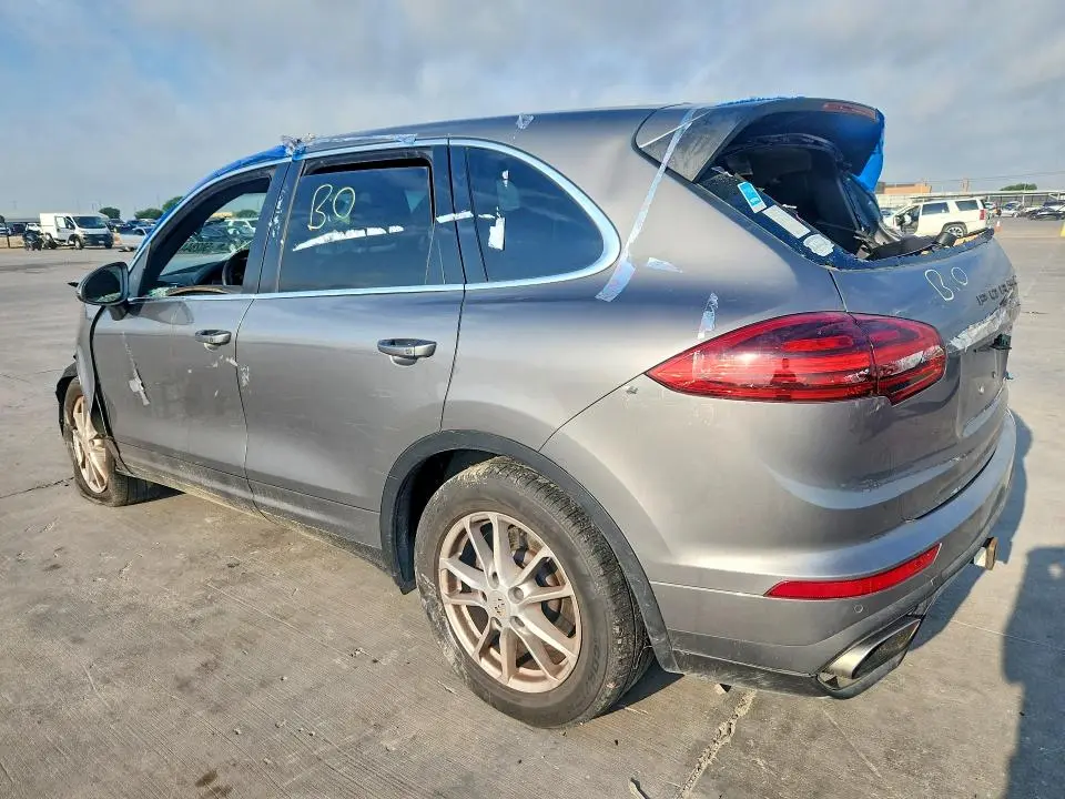 2016 PORSCHE CAYENNE   