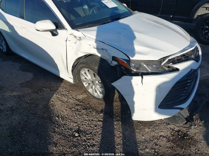 2018 TOYOTA CAMRY LE