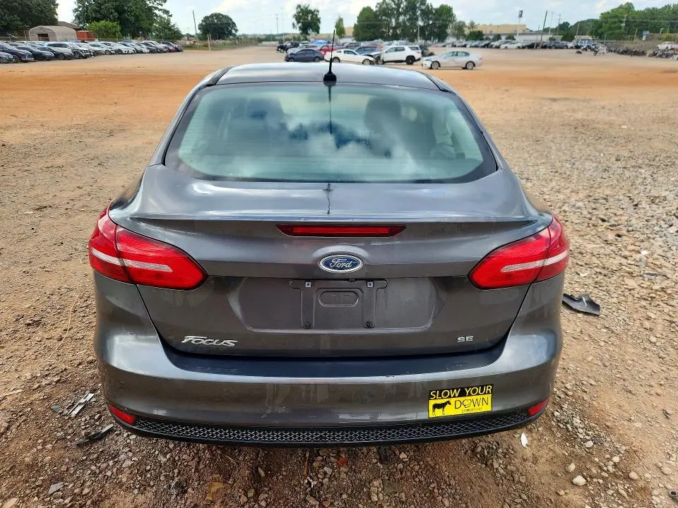 2018 FORD FOCUS SE  