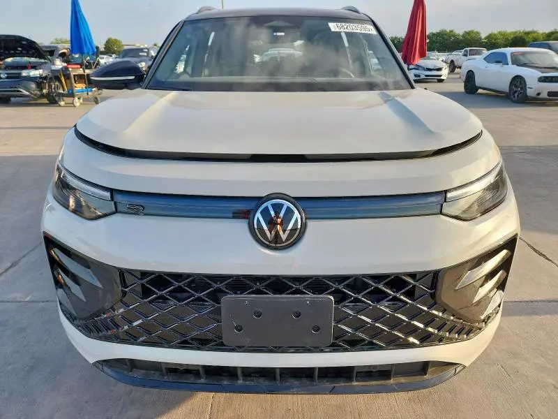 2025 VOLKSWAGEN TIGUAN SE R-LINE BLACK  