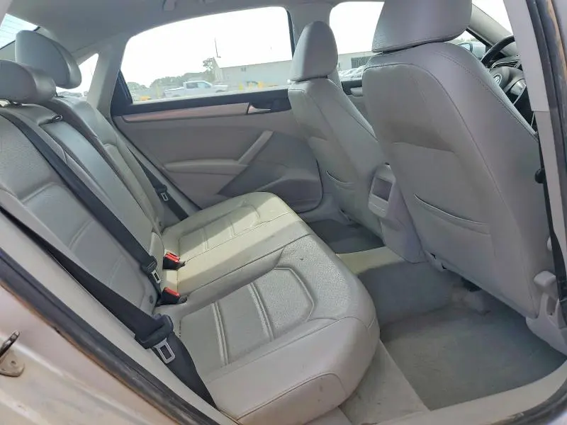 2014 VOLKSWAGEN PASSAT S  