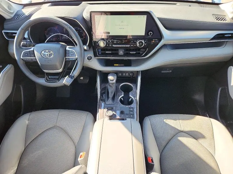 2025 TOYOTA HIGHLANDER PLATINUM  