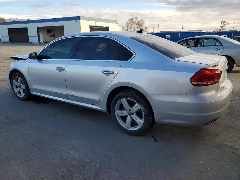 2013 VOLKSWAGEN PASSAT SE  