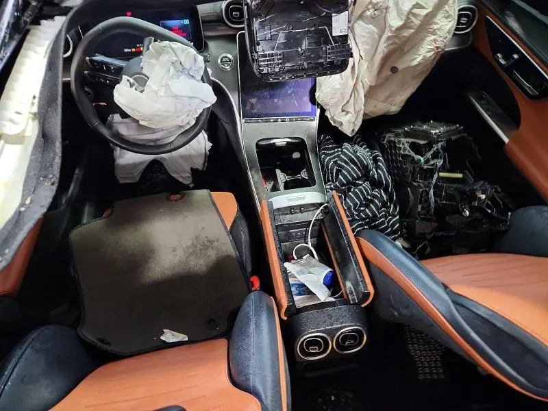 2024 MERCEDES-BENZ C 300  