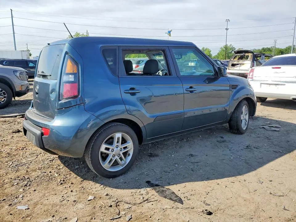 2011 KIA SOUL +  