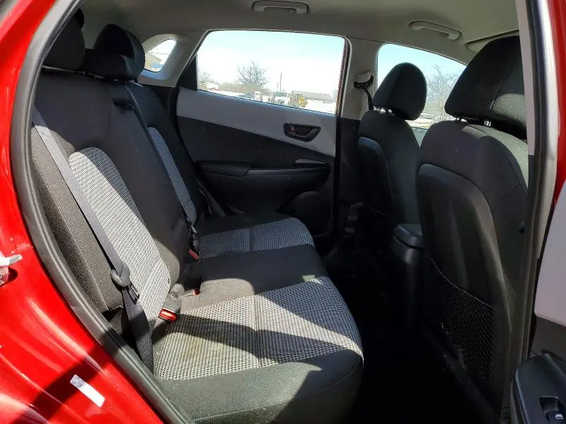 2021 HYUNDAI KONA SE  