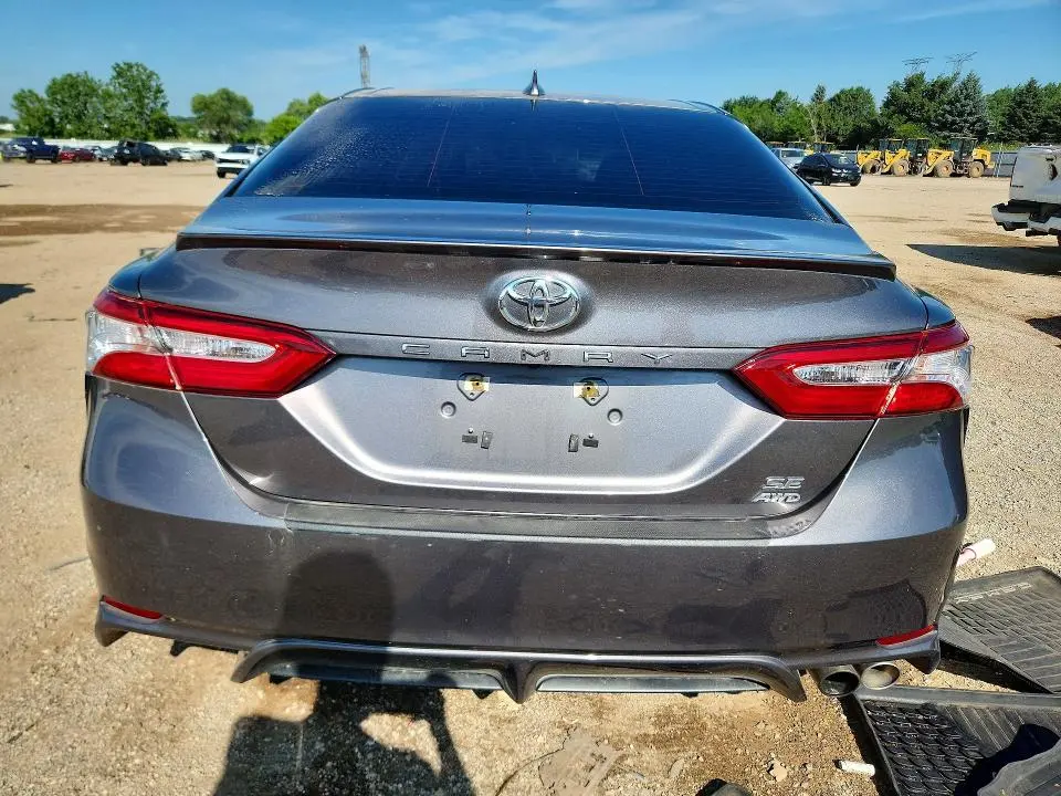 2020 TOYOTA CAMRY SE  
