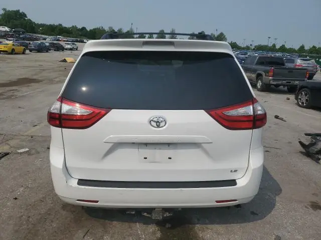 2016 TOYOTA SIENNA LE  