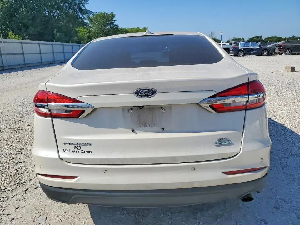 2019 FORD FUSION SE  