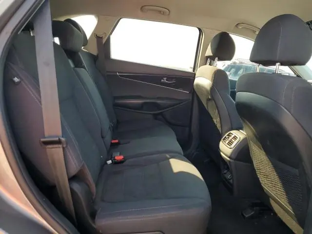 2018 KIA SORENTO LX  