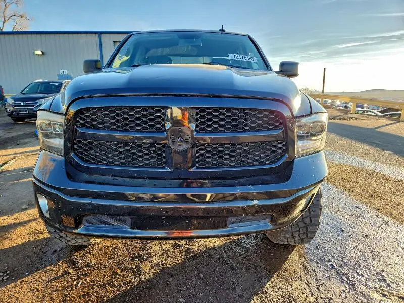 2015 RAM 1500 SLT  