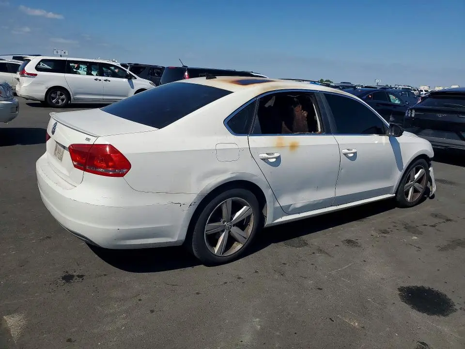 2012 VOLKSWAGEN PASSAT SE  