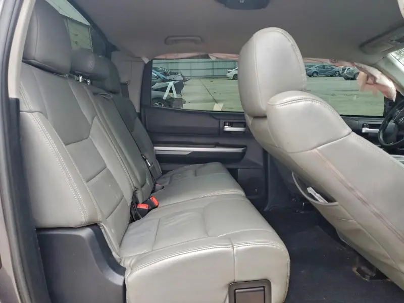 2015 TOYOTA TUNDRA CREWMAX SR5  