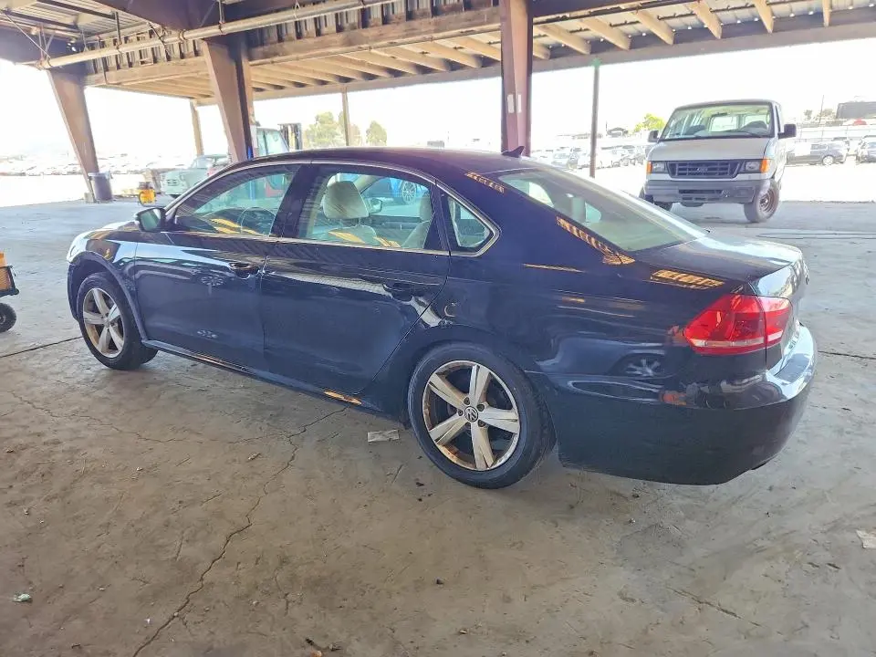 2015 VOLKSWAGEN PASSAT SE  