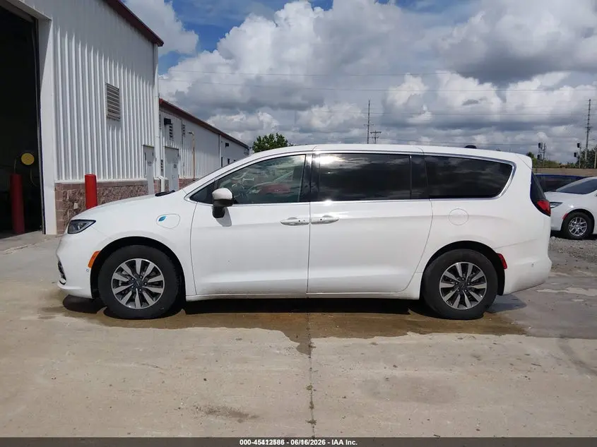 2023 CHRYSLER PACIFICA HYBRID TOURING L